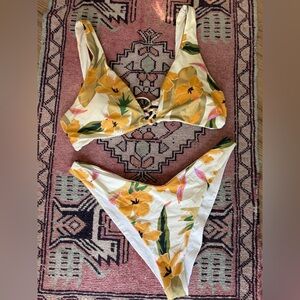 Women’s two piece. Floral design